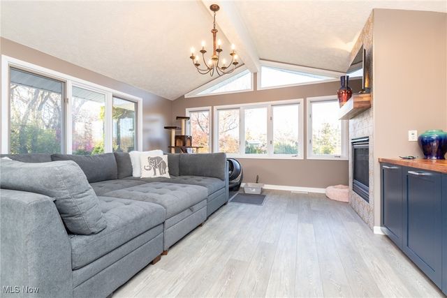 26091 Shaker Boulevard, Beachwood, OH 44122