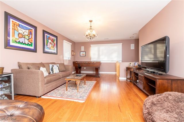 26091 Shaker Boulevard, Beachwood, OH 44122