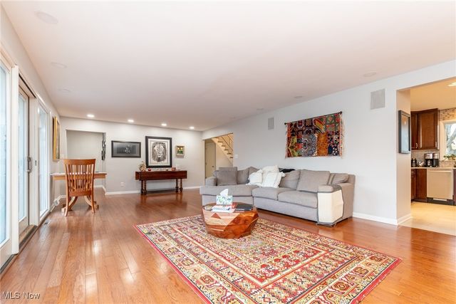 26091 Shaker Boulevard, Beachwood, OH 44122