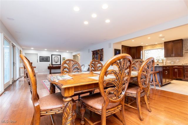 26091 Shaker Boulevard, Beachwood, OH 44122