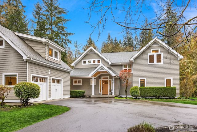 8421 NE Grizdale Lane, Bainbridge Island, WA 98110