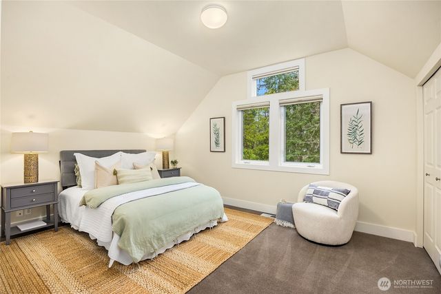 8421 NE Grizdale Lane, Bainbridge Island, WA 98110