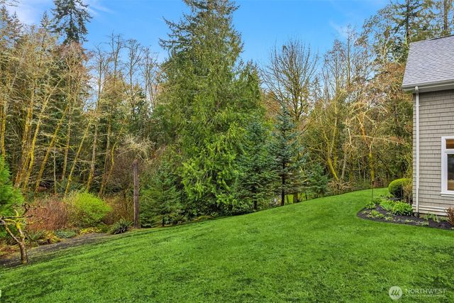 8421 NE Grizdale Lane, Bainbridge Island, WA 98110