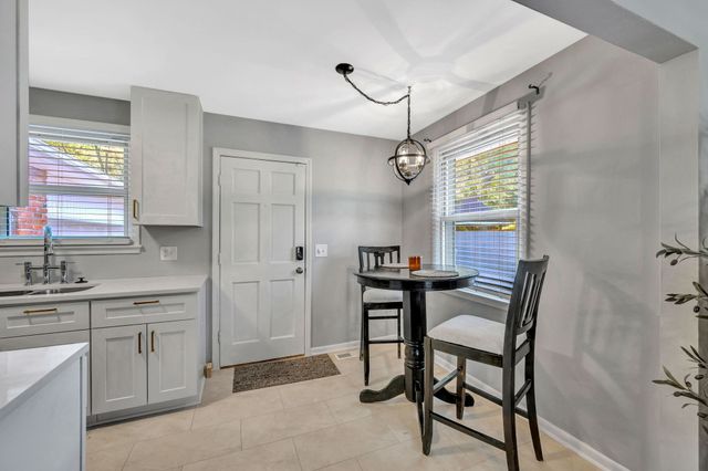 3815 Barlow Dr, Nashville, TN 37211