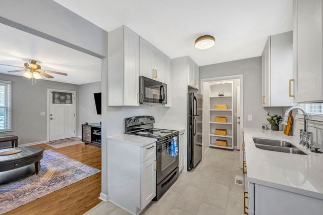 3815 Barlow Dr, Nashville, TN 37211