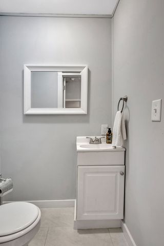 3815 Barlow Dr, Nashville, TN 37211