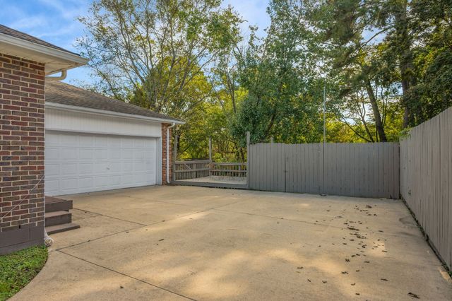 3815 Barlow Dr, Nashville, TN 37211