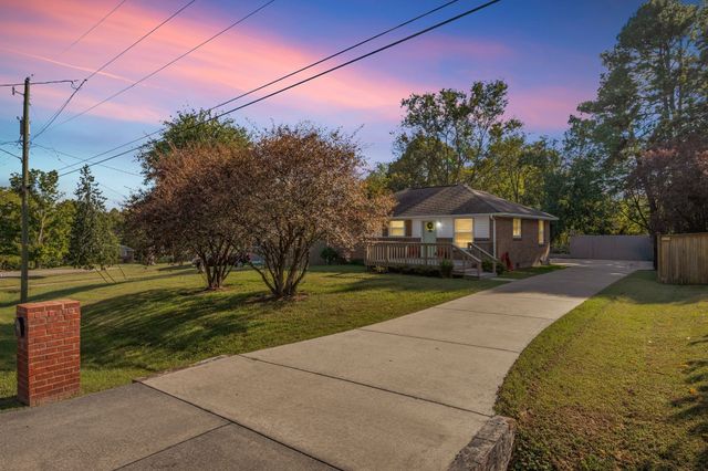 3815 Barlow Dr, Nashville, TN 37211