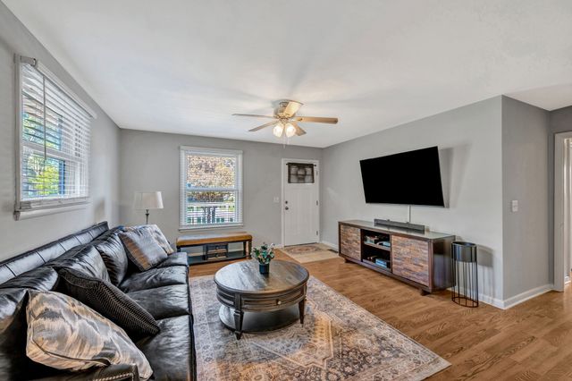 3815 Barlow Dr, Nashville, TN 37211