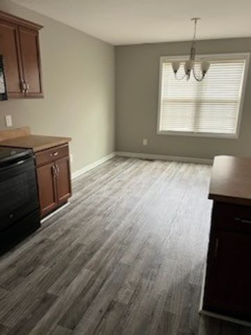 839 Shelton Cir, Clarksville, TN 37042