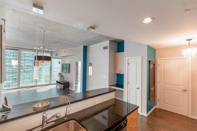 5925 Almeda Road 11814, Houston, TX 77004