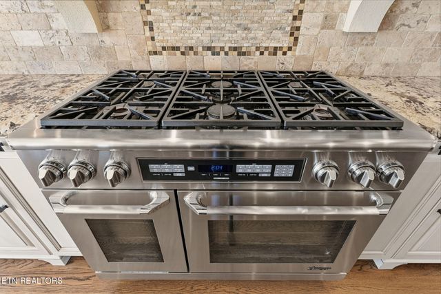 710 Barnsley Rd, Knoxville, TN 37934