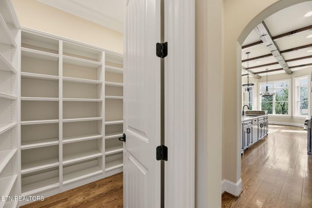 710 Barnsley Rd, Knoxville, TN 37934