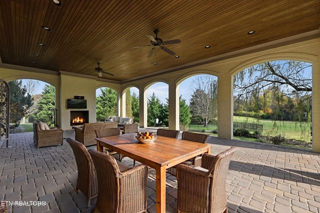 710 Barnsley Rd, Knoxville, TN 37934