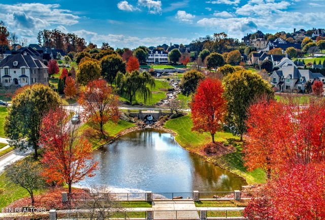 710 Barnsley Rd, Knoxville, TN 37934