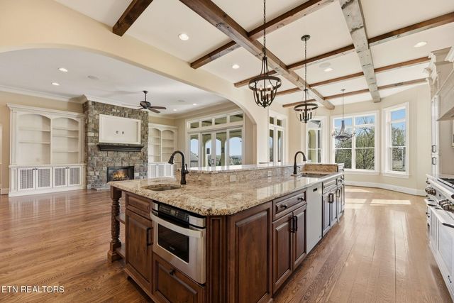 710 Barnsley Rd, Knoxville, TN 37934