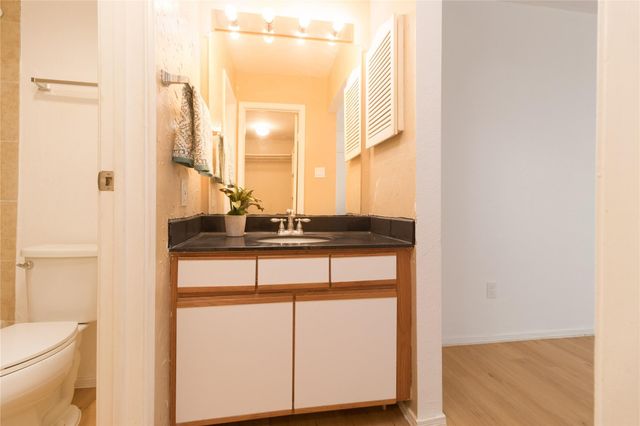 9707 Richmond Avenue 134, Houston, TX 77042