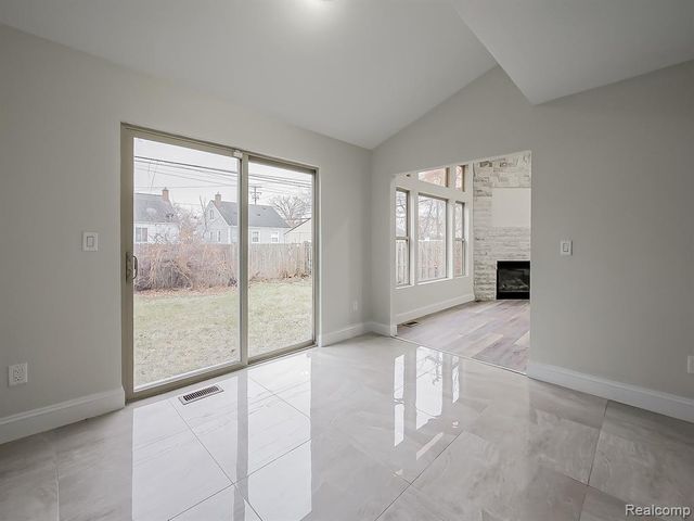 1730 E Woodruff Avenue, Hazel Park, MI 48030