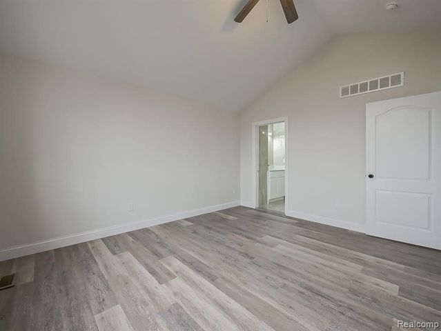 1730 E Woodruff Avenue, Hazel Park, MI 48030