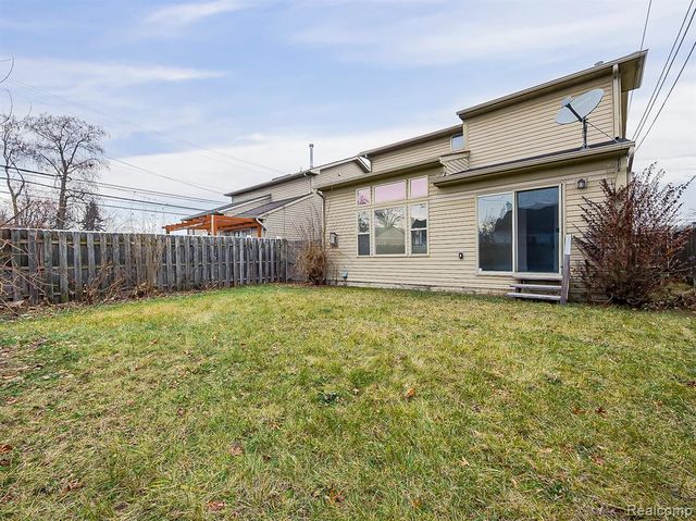 1730 E Woodruff Avenue, Hazel Park, MI 48030