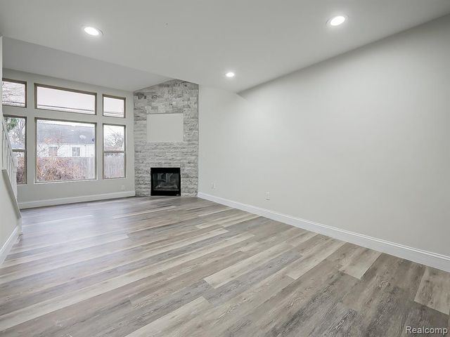 1730 E Woodruff Avenue, Hazel Park, MI 48030