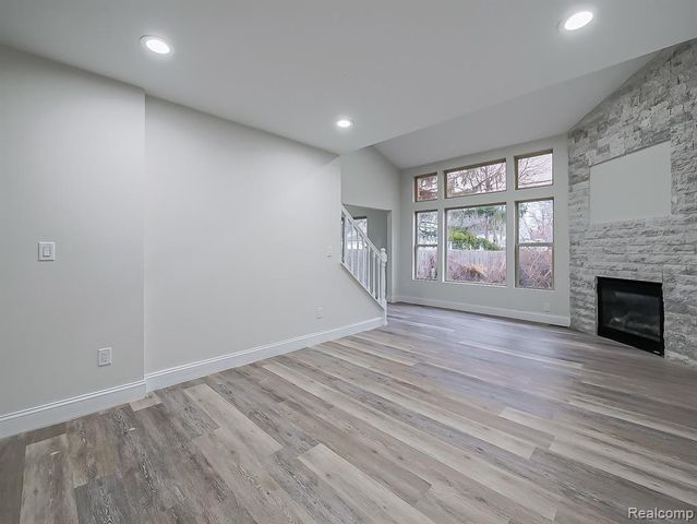 1730 E Woodruff Avenue, Hazel Park, MI 48030