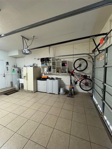 11027 NW 87th Ln, Doral, FL 33178