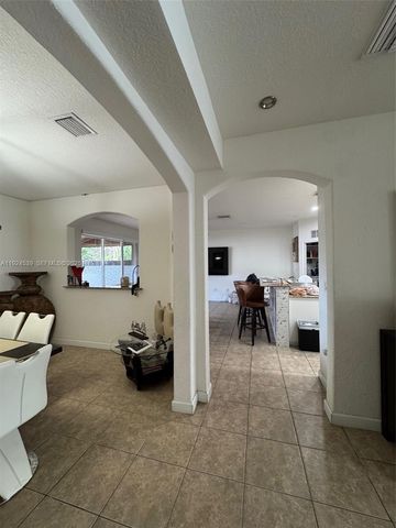 11027 NW 87th Ln, Doral, FL 33178