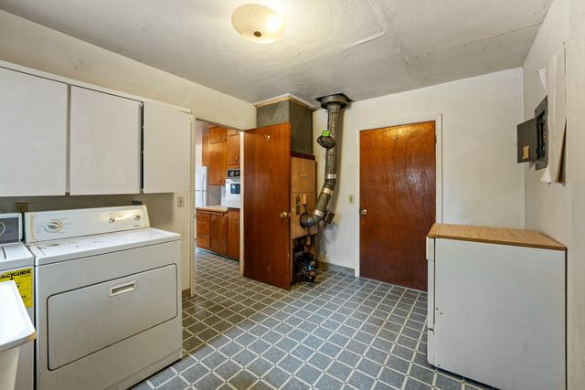 220 W Watkins Street, Cave Junction, OR 97523