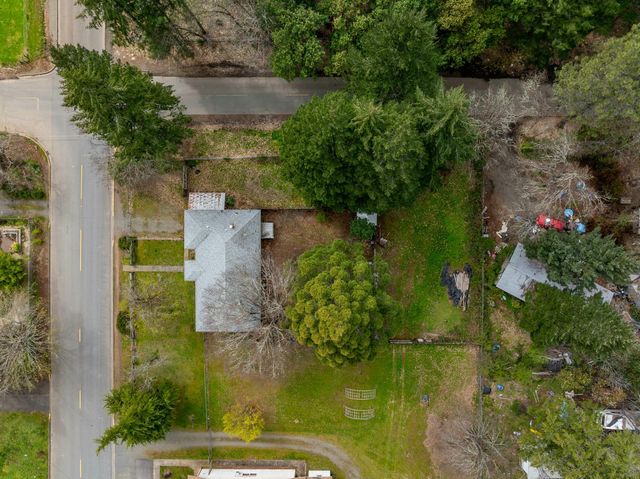 220 W Watkins Street, Cave Junction, OR 97523