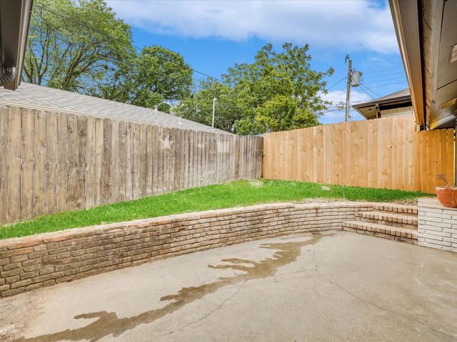 10039 Shadyview Drive, Dallas, TX 75238