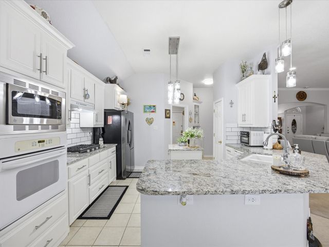 321 Niki, Paradise, TX 76073