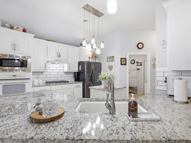 321 Niki, Paradise, TX 76073