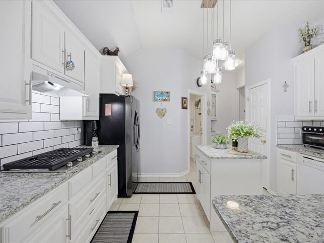 321 Niki, Paradise, TX 76073