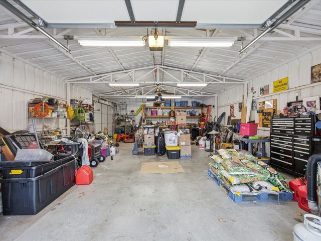 321 Niki, Paradise, TX 76073