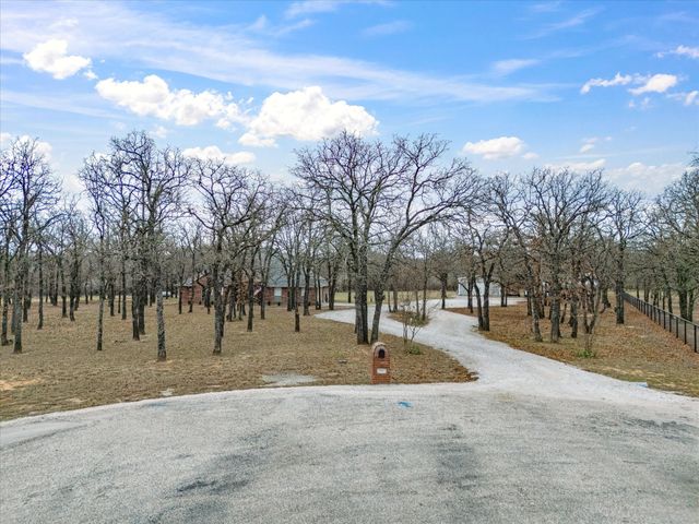 321 Niki, Paradise, TX 76073