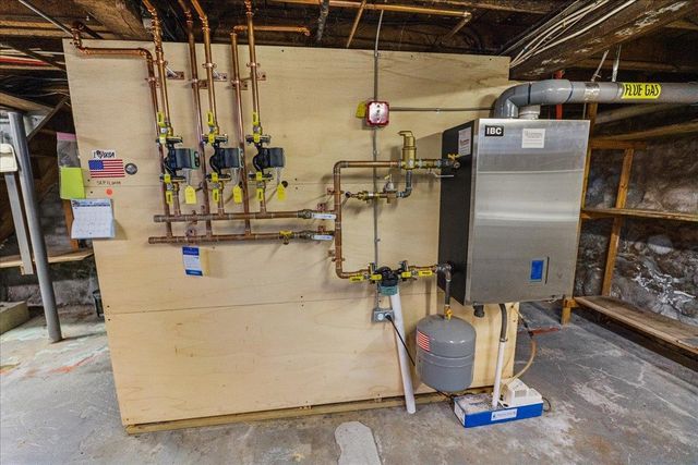 22 West Pine Street, Plaistow, NH 03865