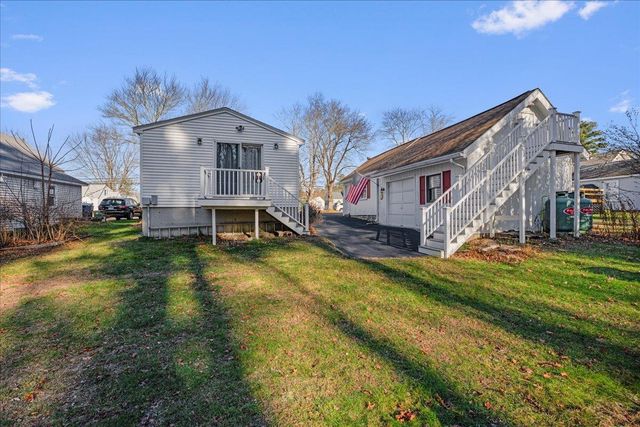 22 West Pine Street, Plaistow, NH 03865