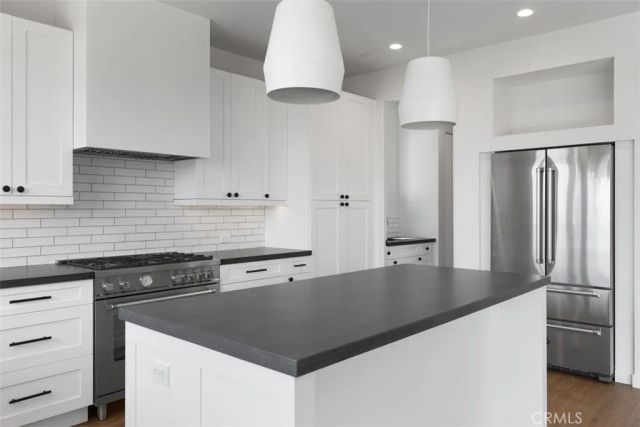 21552 Treetop Lane, Laguna Beach, CA 92651