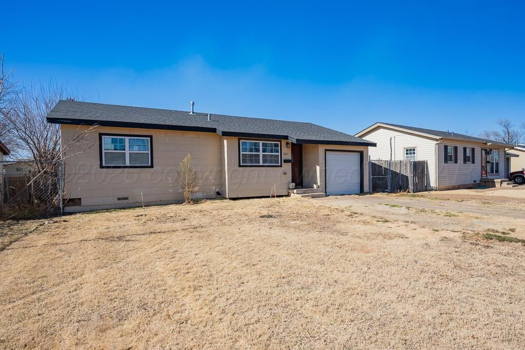 2011 N HIGHLAND Street, Amarillo, TX 79107