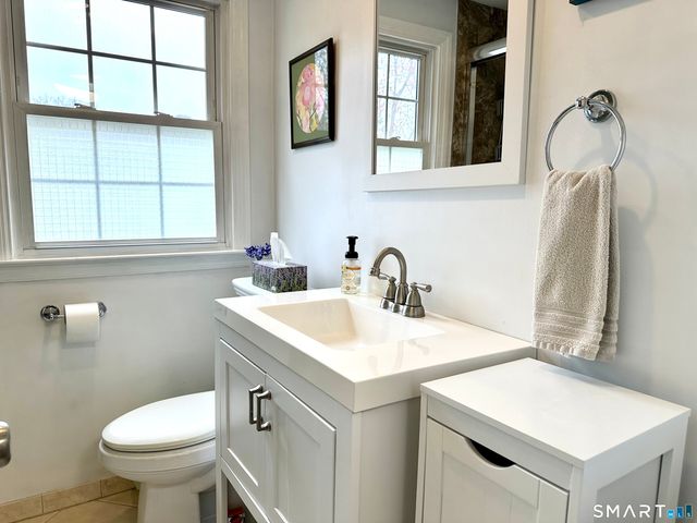 198 Sylvan Knoll Road, Stamford, CT 06902