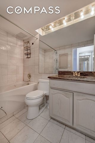 400 E 70th St Apt 702, New York City, NY 10021