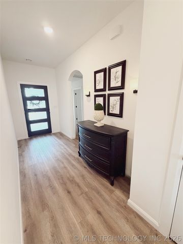 5804 E 127th Street S, Bixby, OK 74008