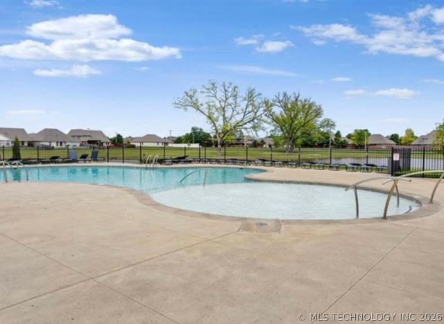 5804 E 127th Street S, Bixby, OK 74008