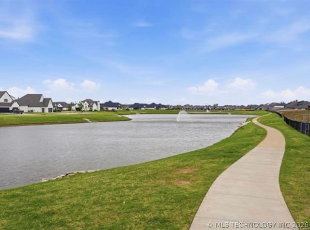 5804 E 127th Street S, Bixby, OK 74008