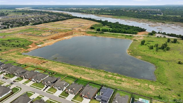 5804 E 127th Street S, Bixby, OK 74008