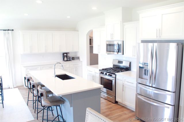 5804 E 127th Street S, Bixby, OK 74008
