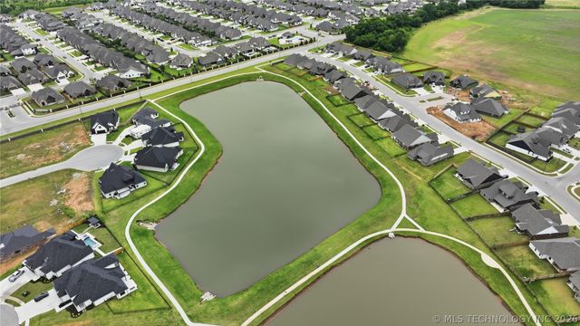 5804 E 127th Street S, Bixby, OK 74008