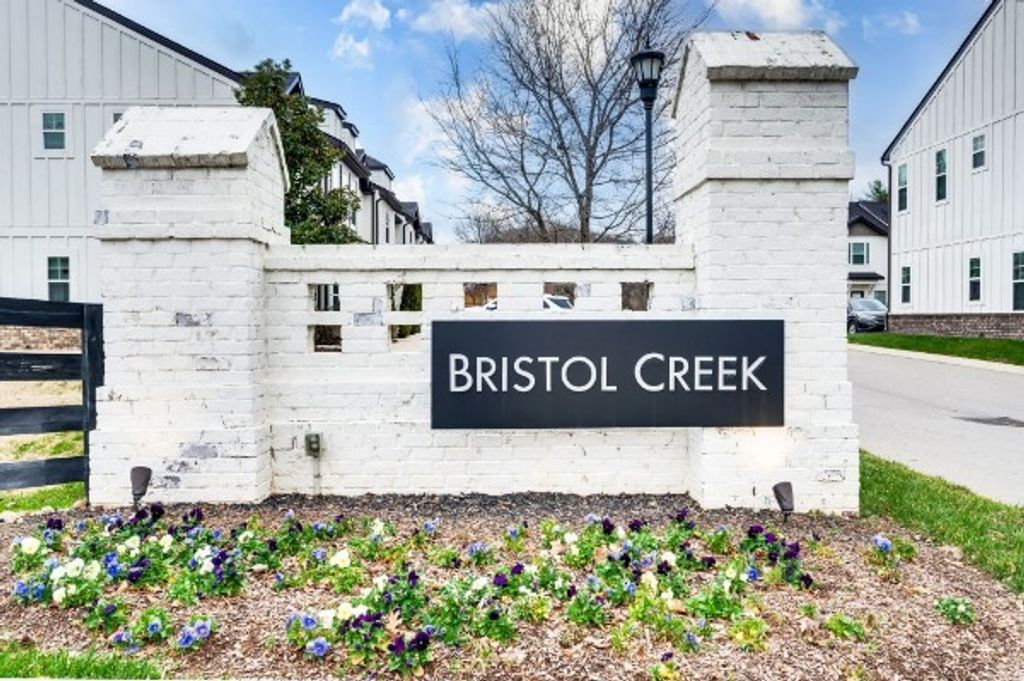 605 Bristol Creek Dr, Nashville, TN 37221