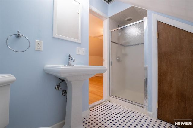 238 Emmett Place, Ridgewood, NJ 07450